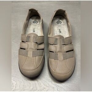Clarks Sillian Stork‎ Cloudsteppers Women's US 10 Beigh Slip On Shoes